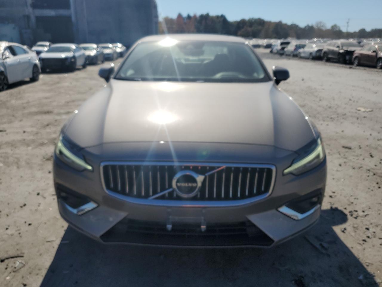 2019 Volvo S60 - Image 5