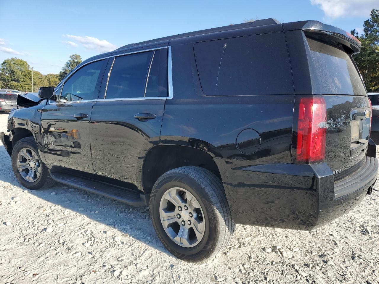 VIN 1GNSCAKC1LR184711 2020 CHEVROLET TAHOE no.2