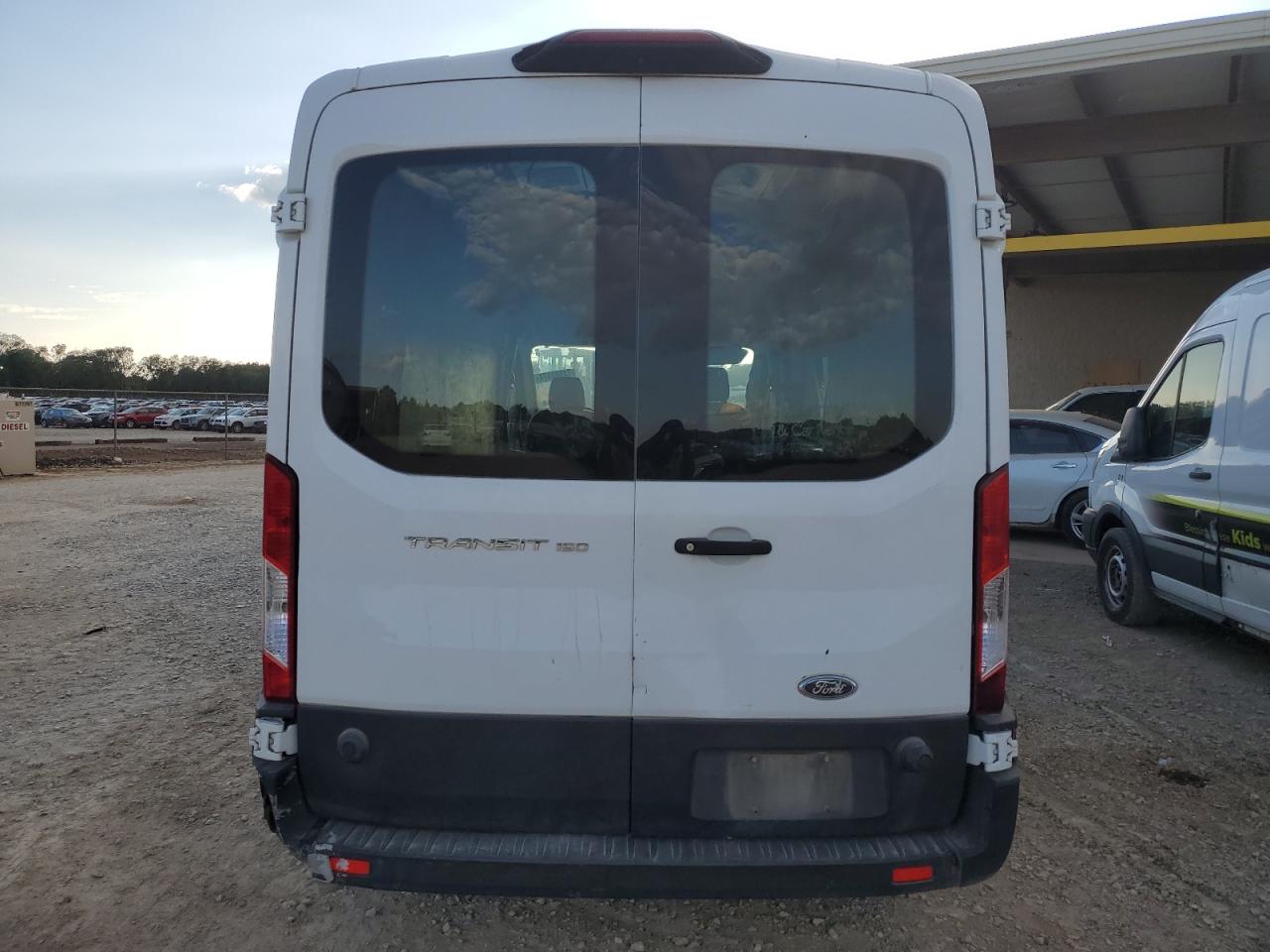 1FTYE2CM5KKB11262 2019 Ford Transit T-150