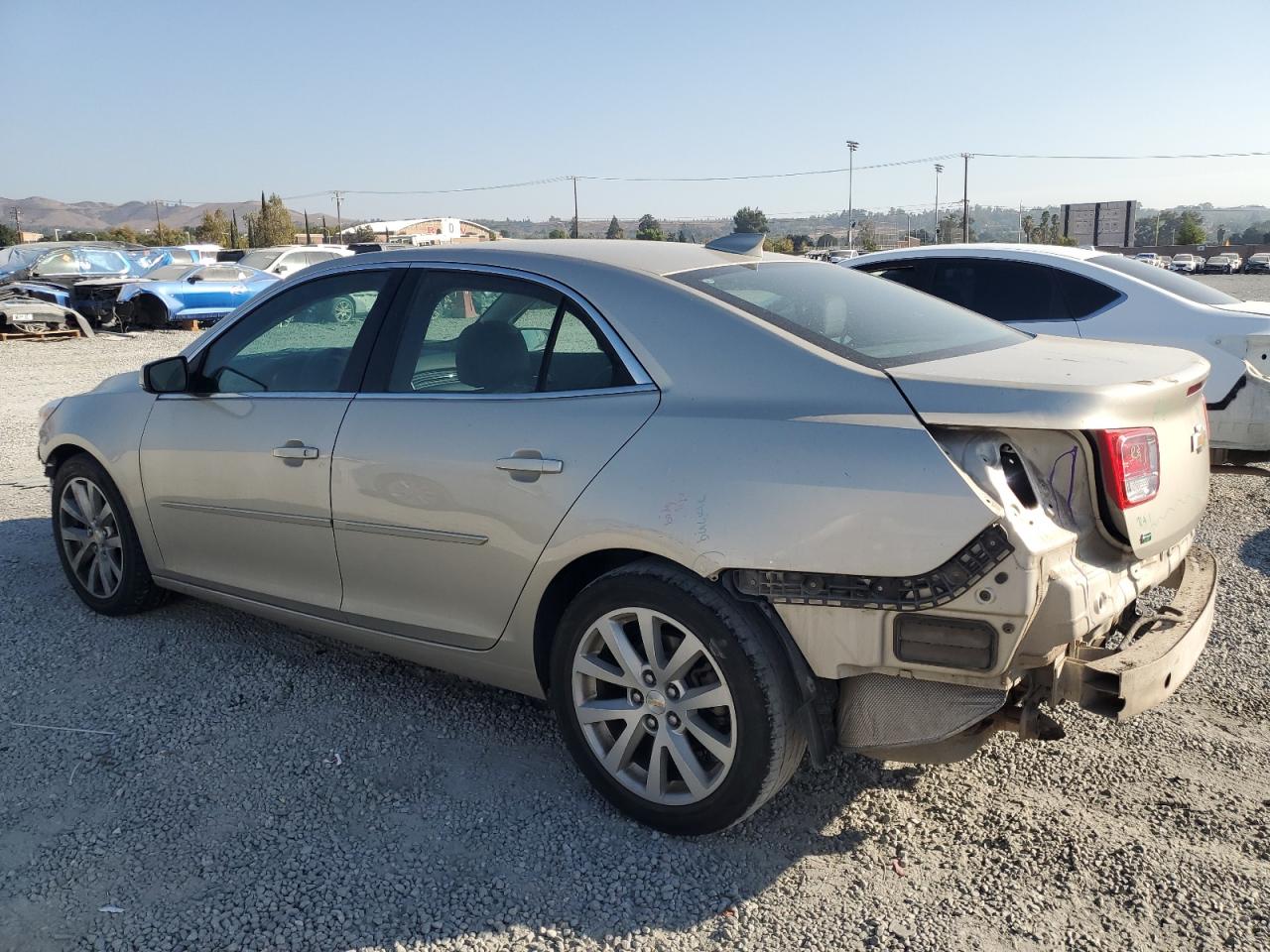 VIN 1G11D5SL5FF329675 2015 CHEVROLET MALIBU no.2