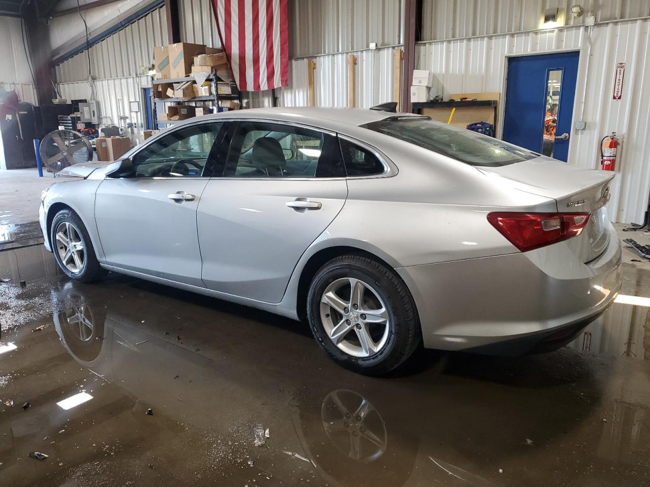 2019 Chevrolet Malibu - Image 2