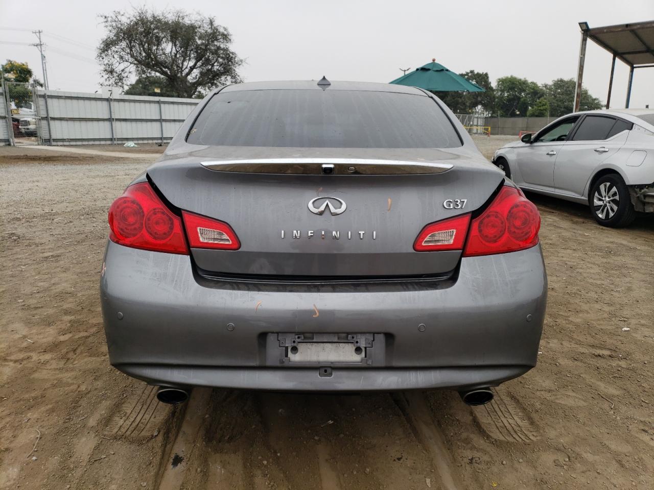 2011 Infiniti G - Image 6
