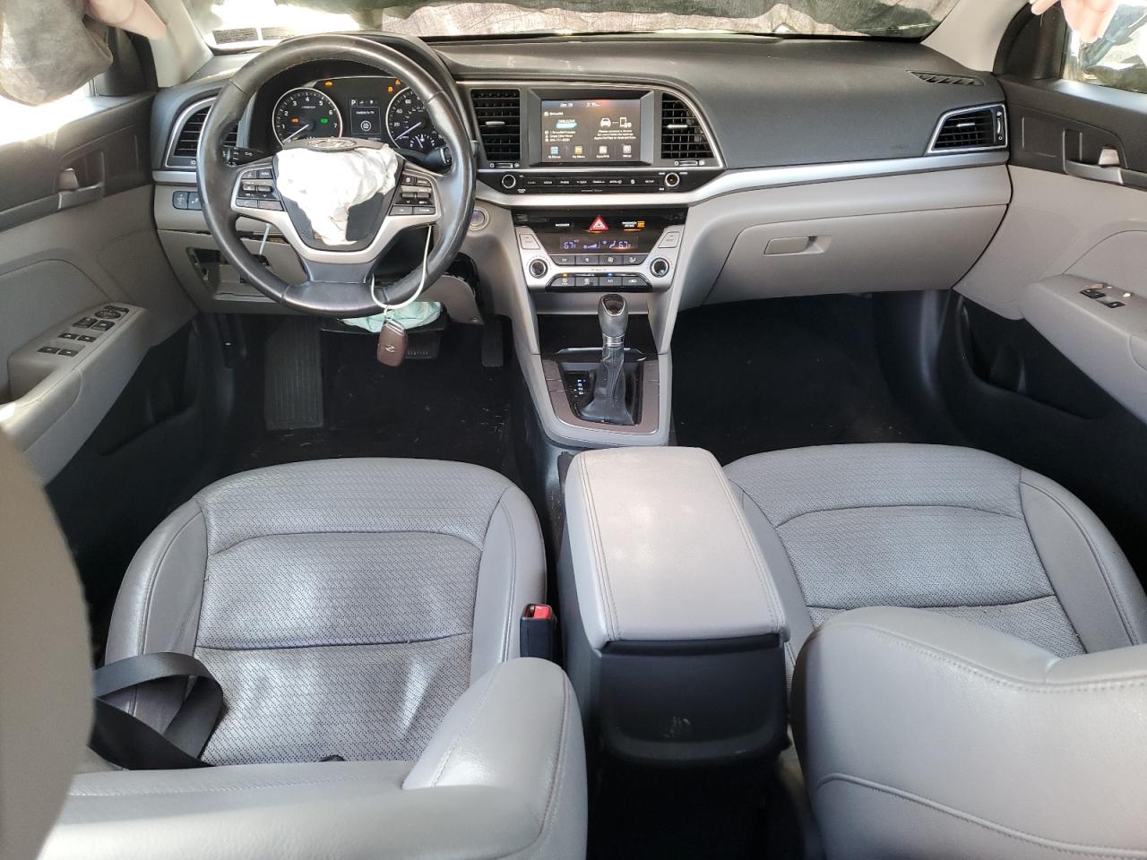2017 Hyundai Elantra - Image 8