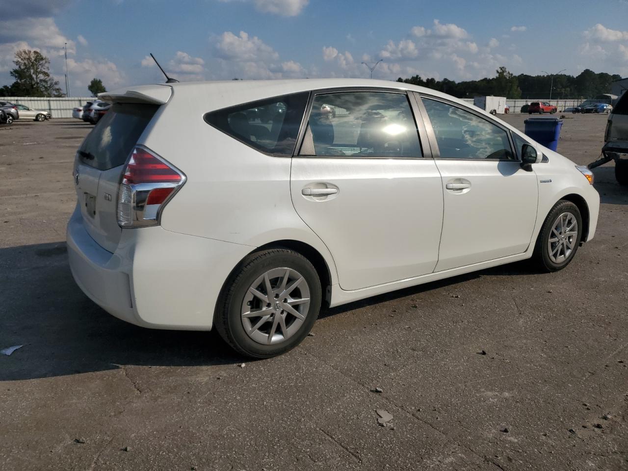 2016 Toyota Prius - Image 3