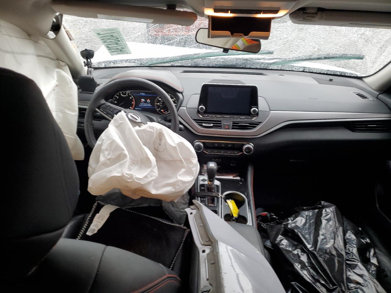 2024 Nissan Altima - Image 8
