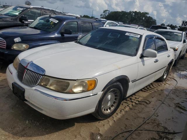 1998 Lincoln Town Car Signature