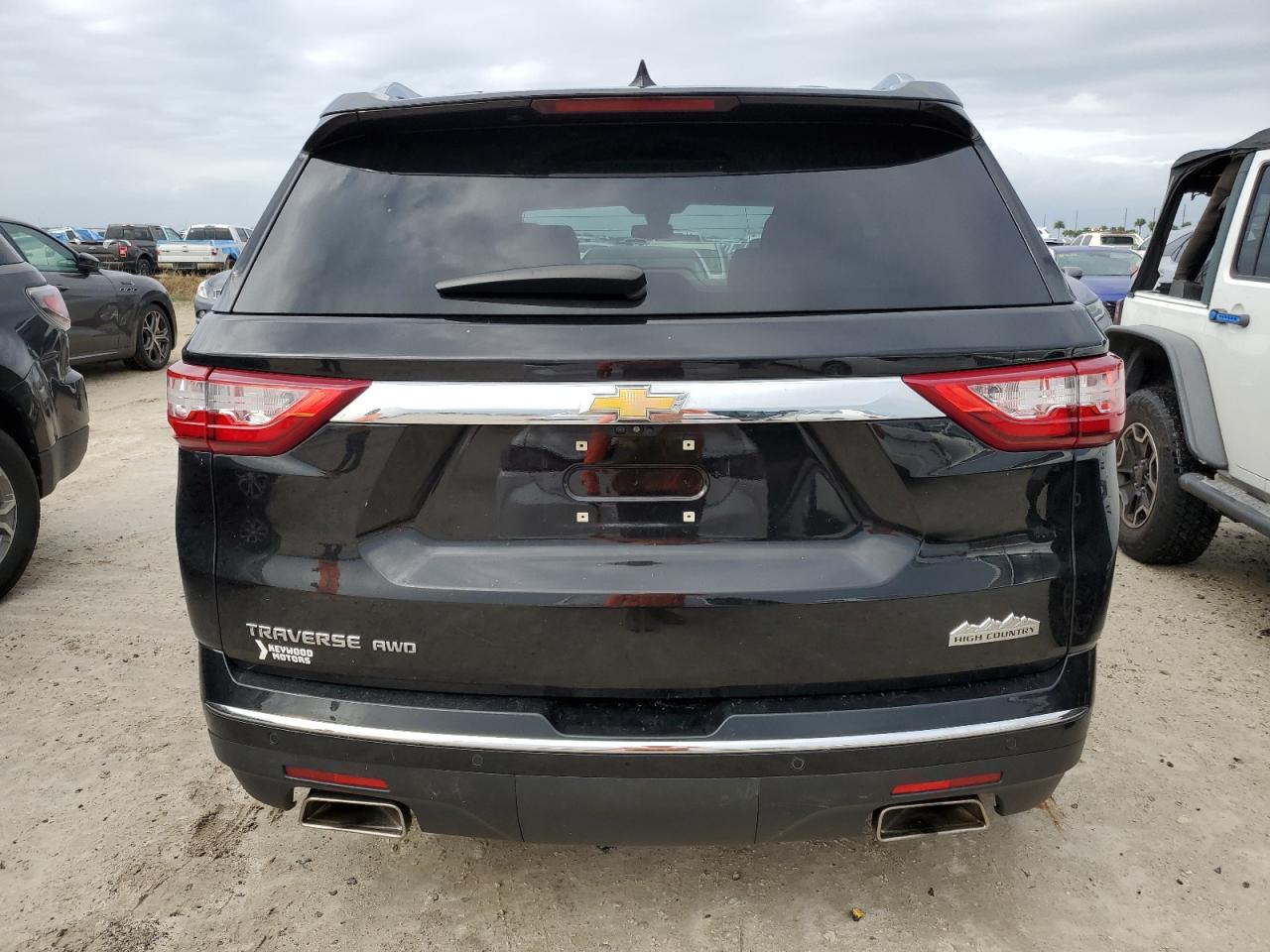 1GNEVKKW1JJ209061 2018 Chevrolet Traverse High Country