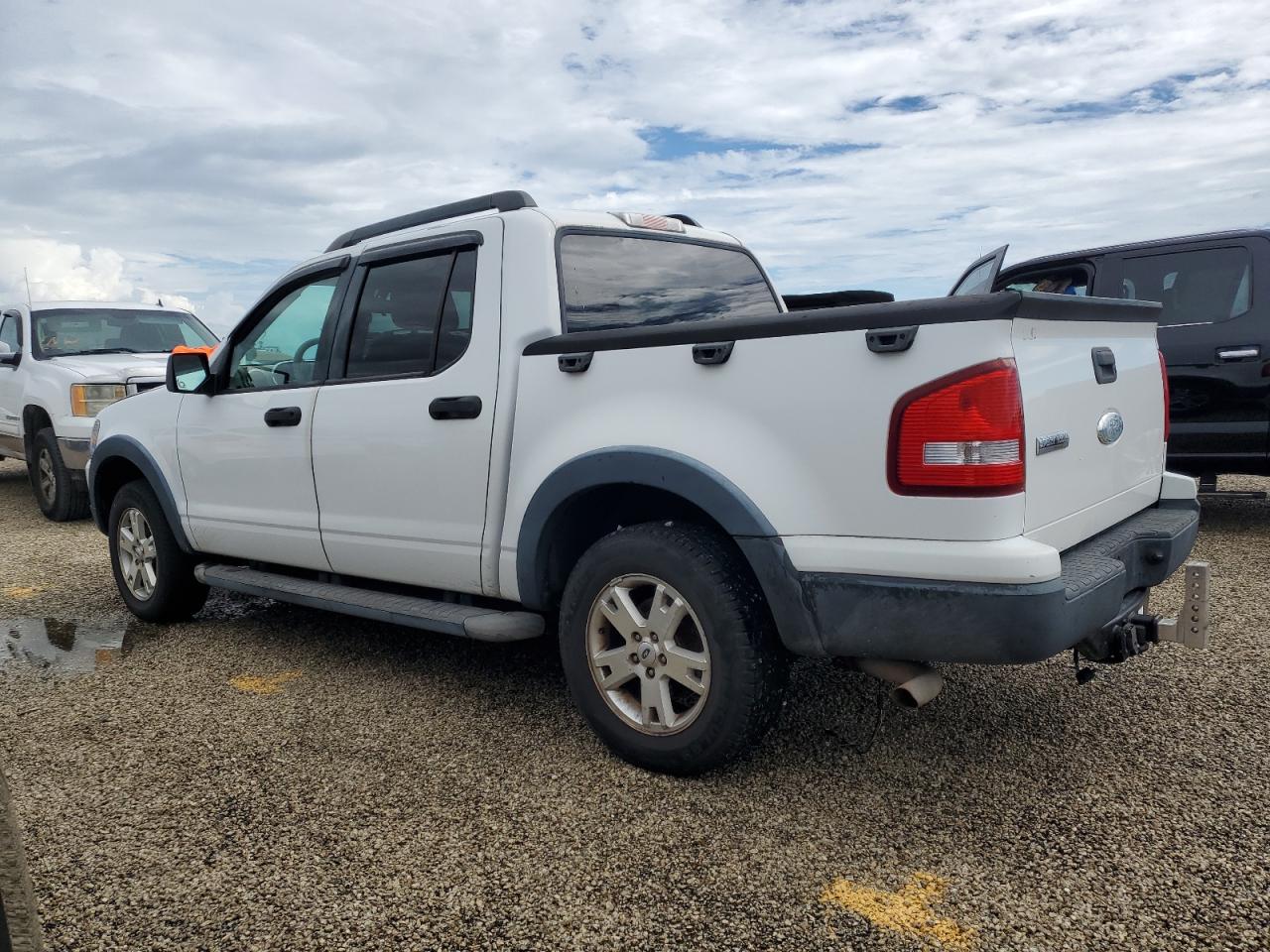 2007 Ford Explorer - Image 2