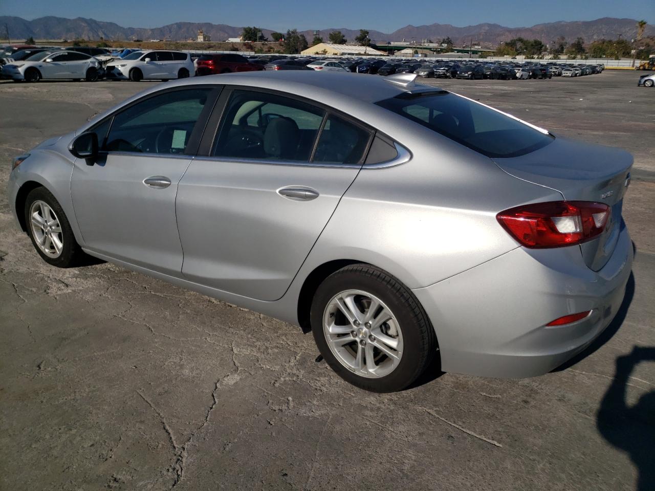 2018 Chevrolet Cruze - Image 2