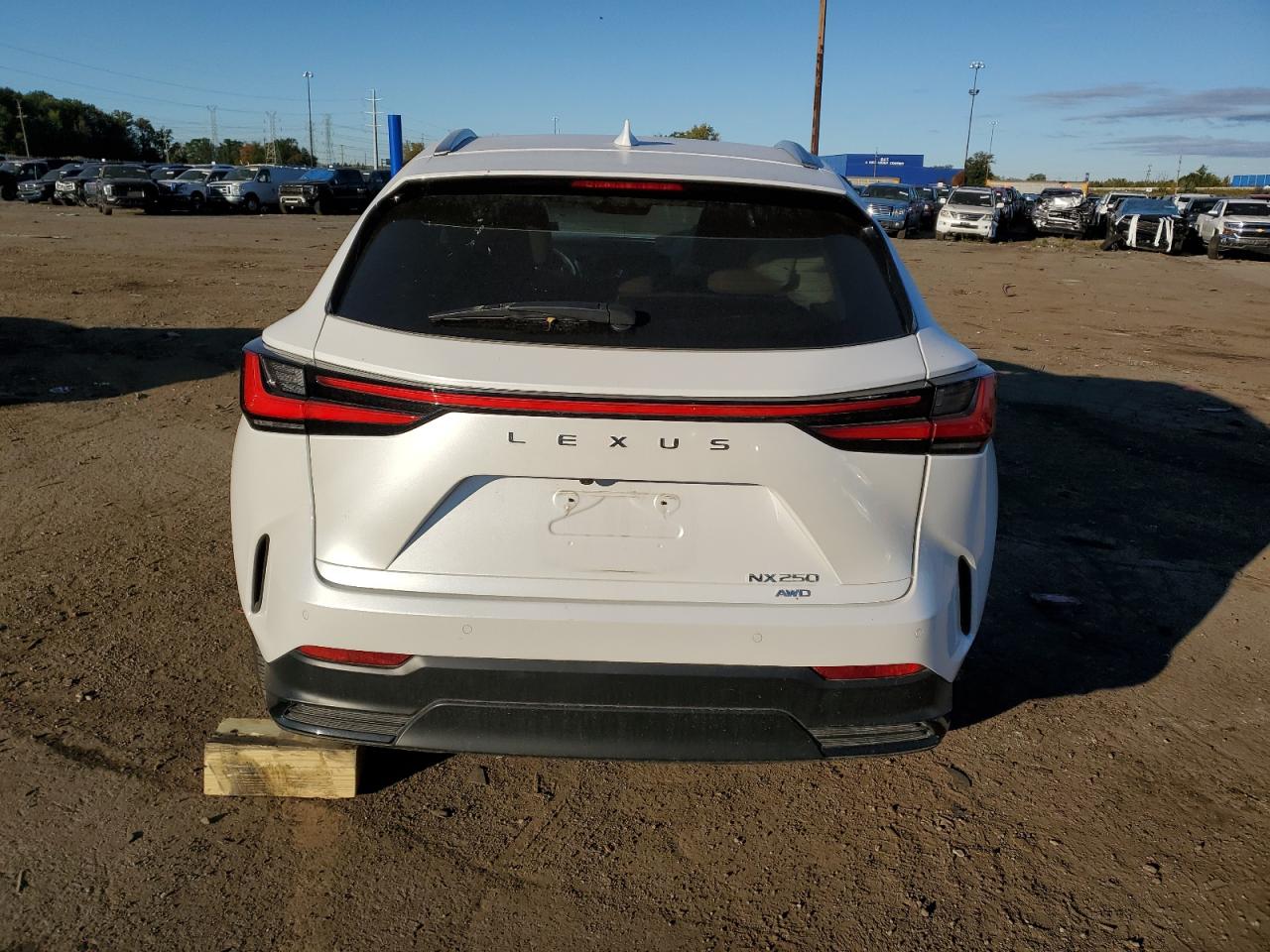 2T2GDCEZ0NC001511 2022 Lexus Nx 250