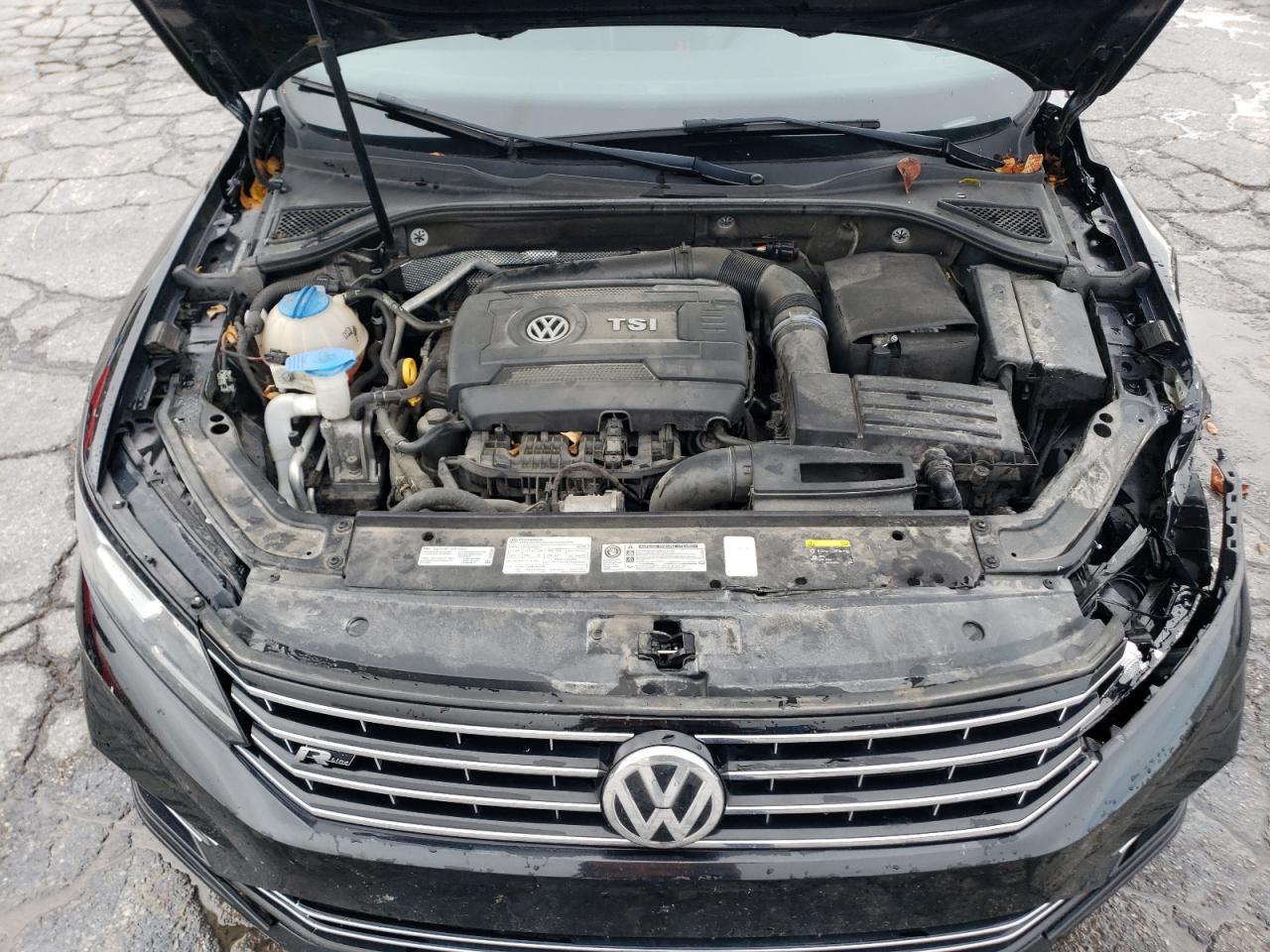 2017 Volkswagen Passat - Image 11