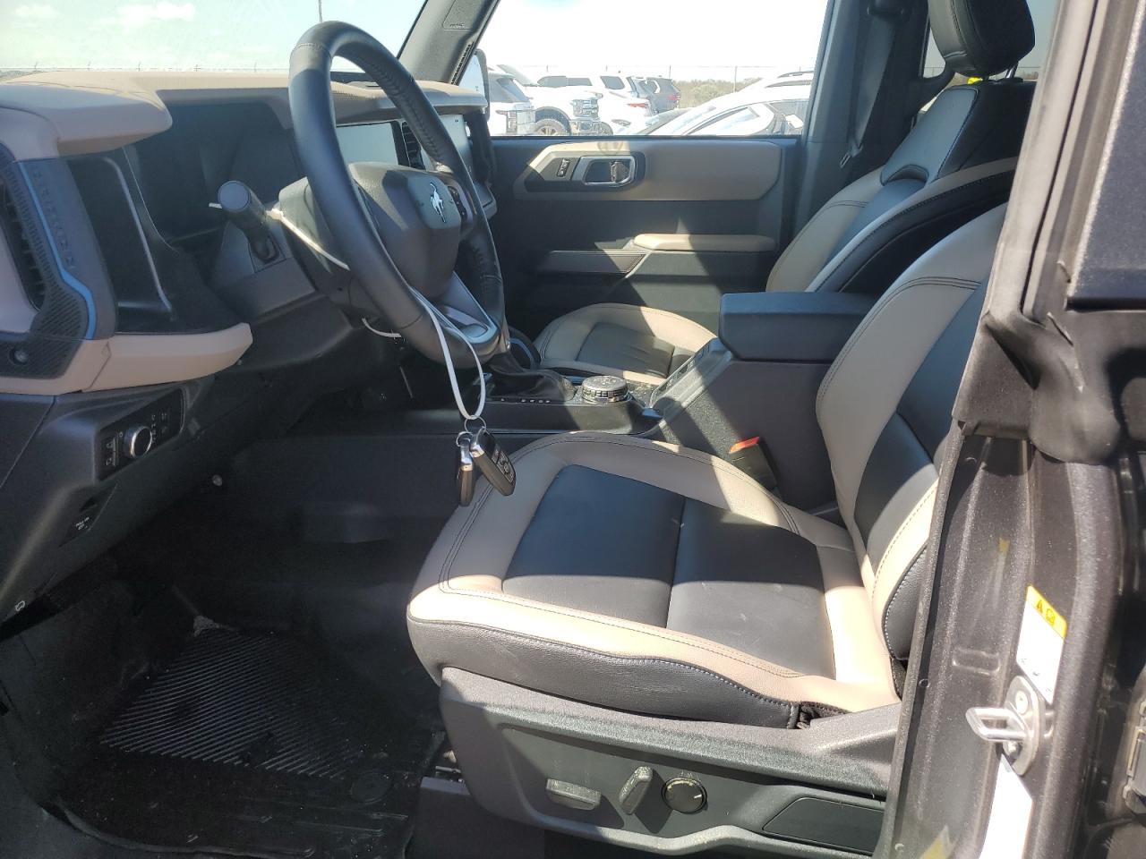 2023 Ford Bronco Base VIN: 1FMEE5DP1PLB82453 Lot: 75087904