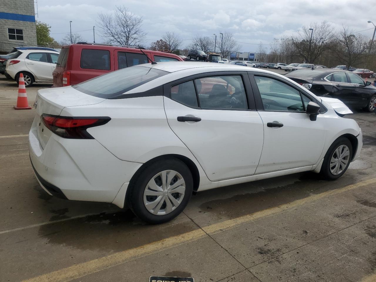 2021 Nissan Versa - Image 3