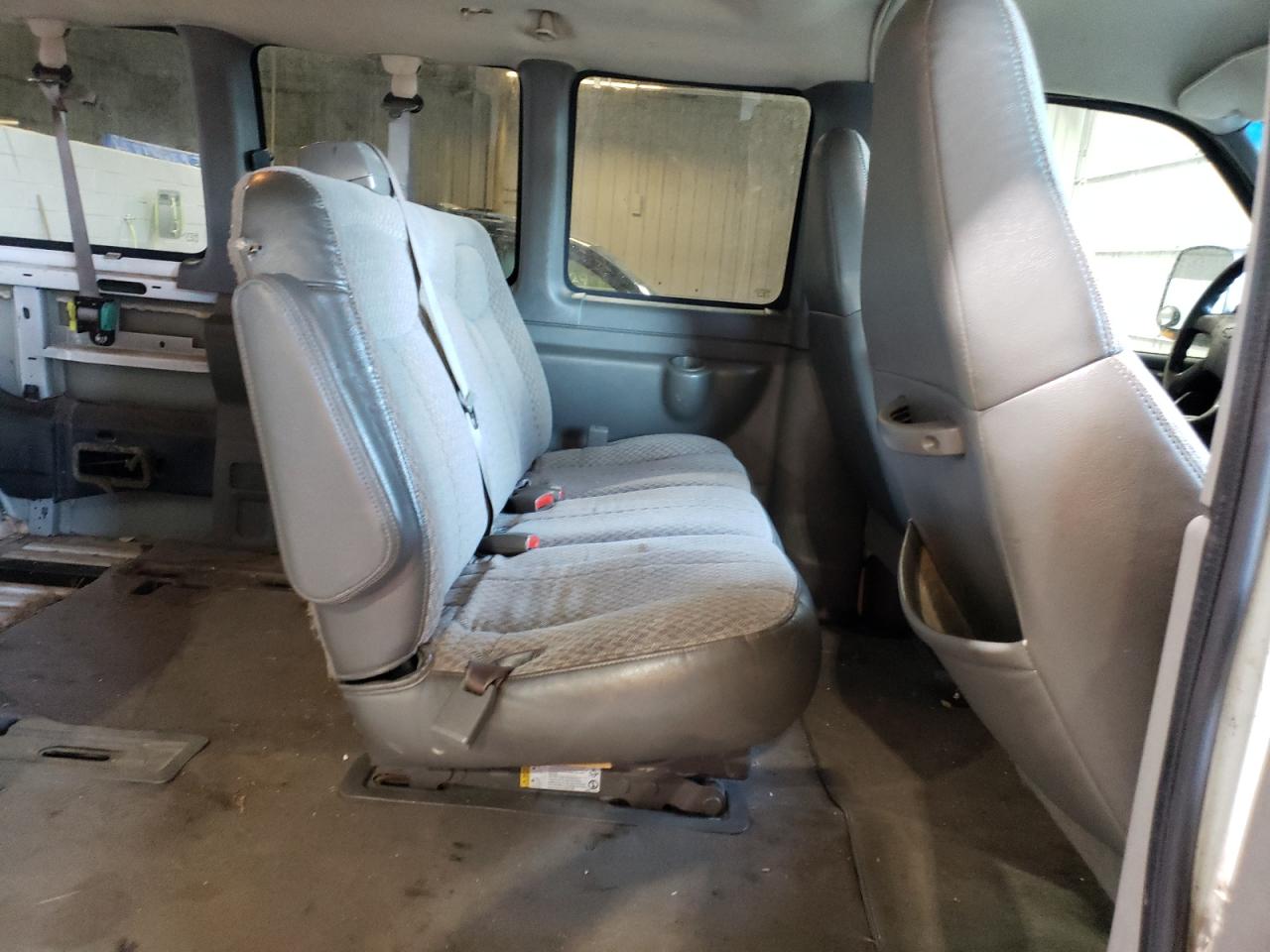 2004 Chevrolet Express G3500 VIN: 1GAHG39U341239136 Lot: 74370344