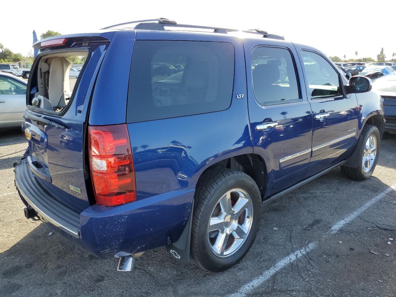 2012 Chevrolet Tahoe - Image 3