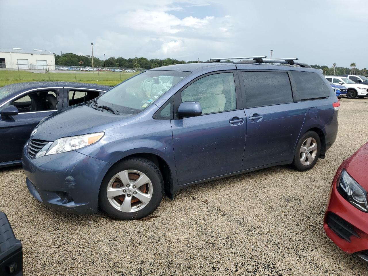 2014 Toyota Sienna - Image 1