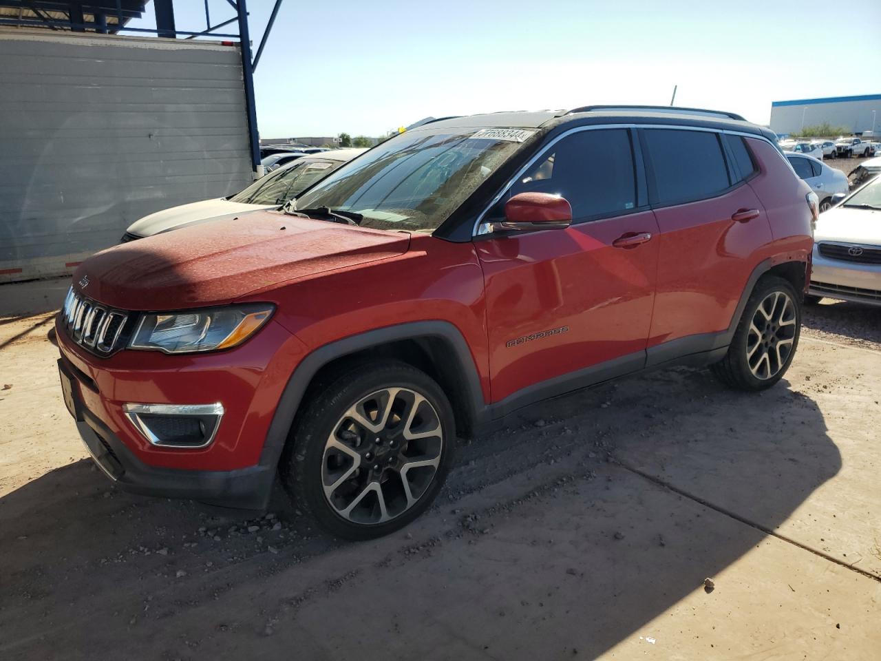 VIN 3C4NJCCB8JT420465 2018 JEEP COMPASS no.1