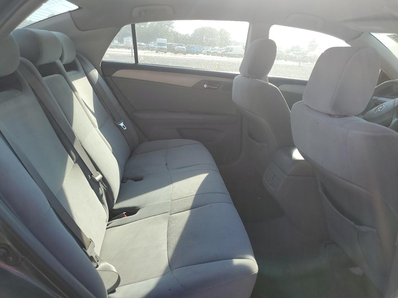 2010 Toyota Avalon - Image 10
