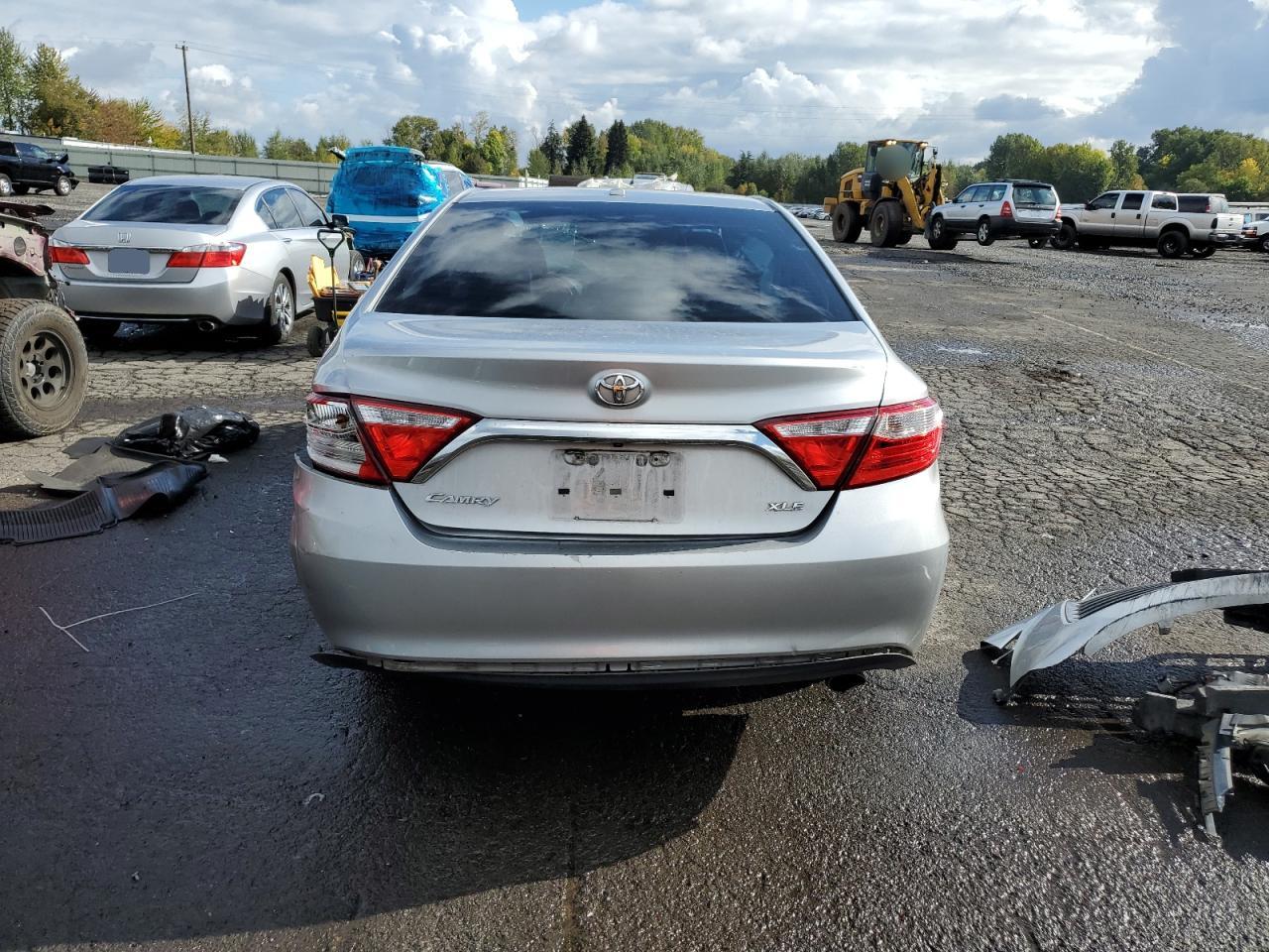 2016 Toyota Camry - Image 6