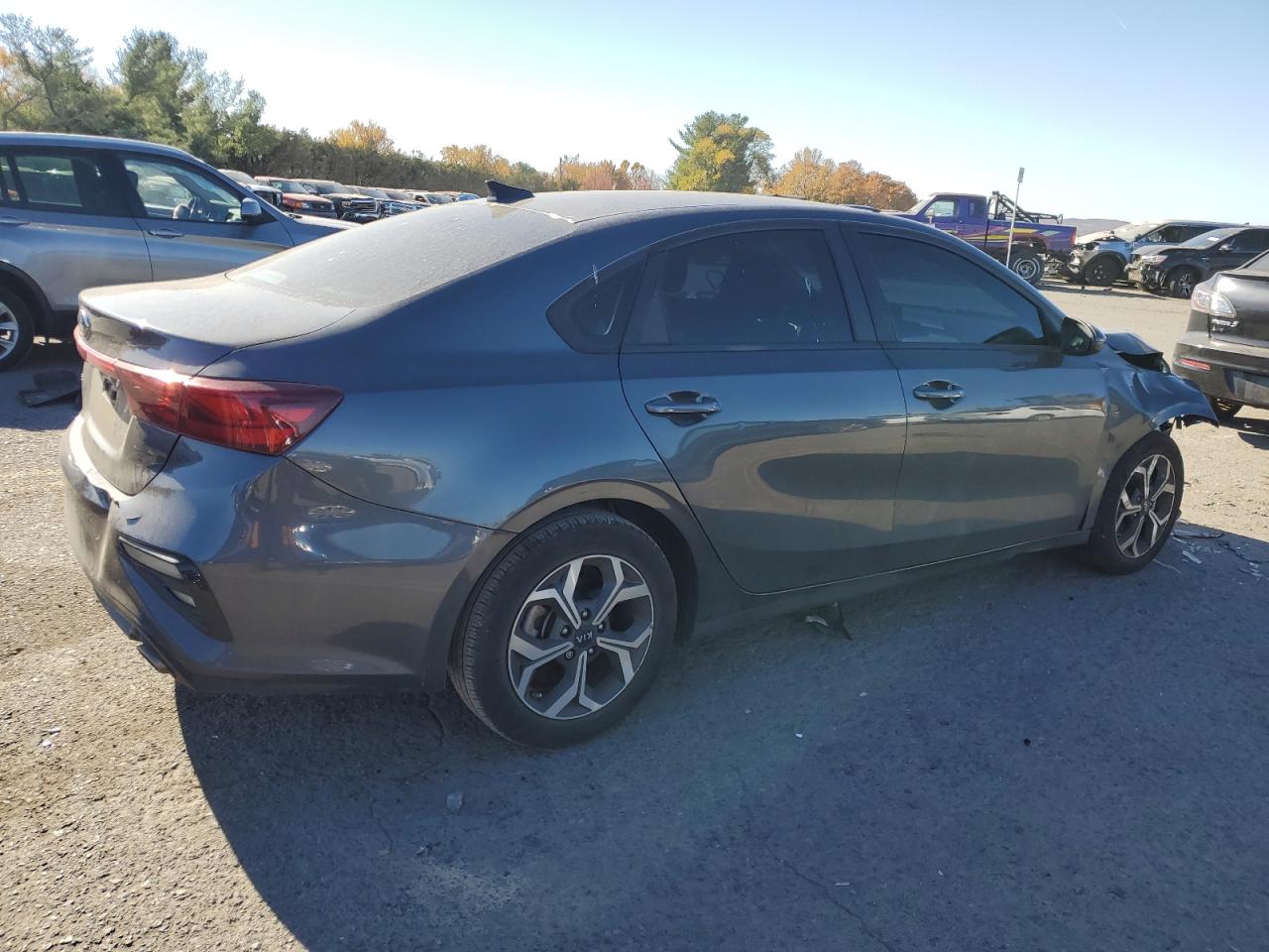 VIN 3KPF24AD5ME347575 2021 KIA FORTE no.3