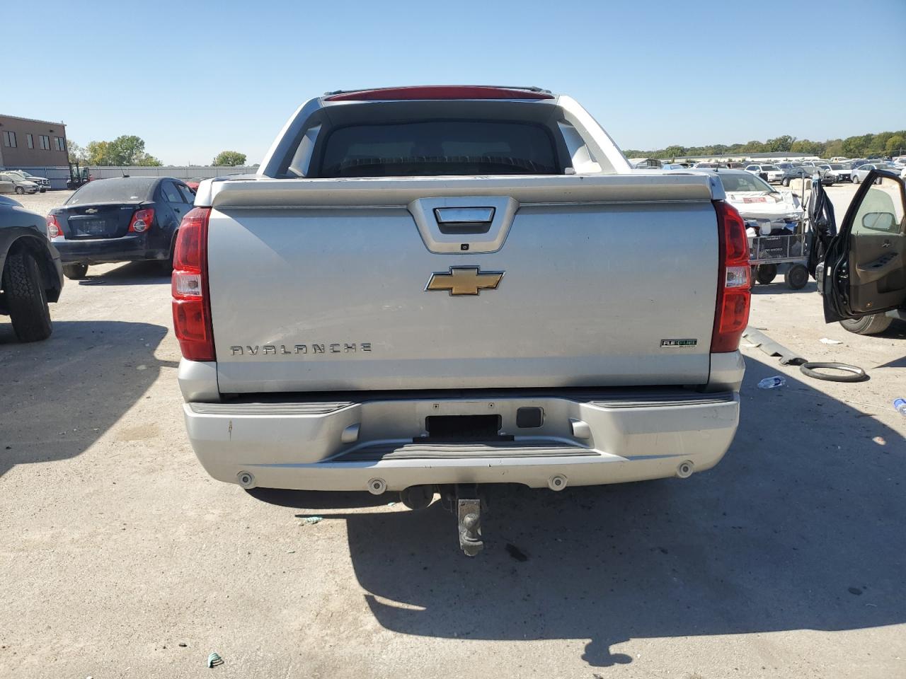 2011 Chevrolet Avalanche Lt VIN: 3GNTKFE36BG238955 Lot: 74668004