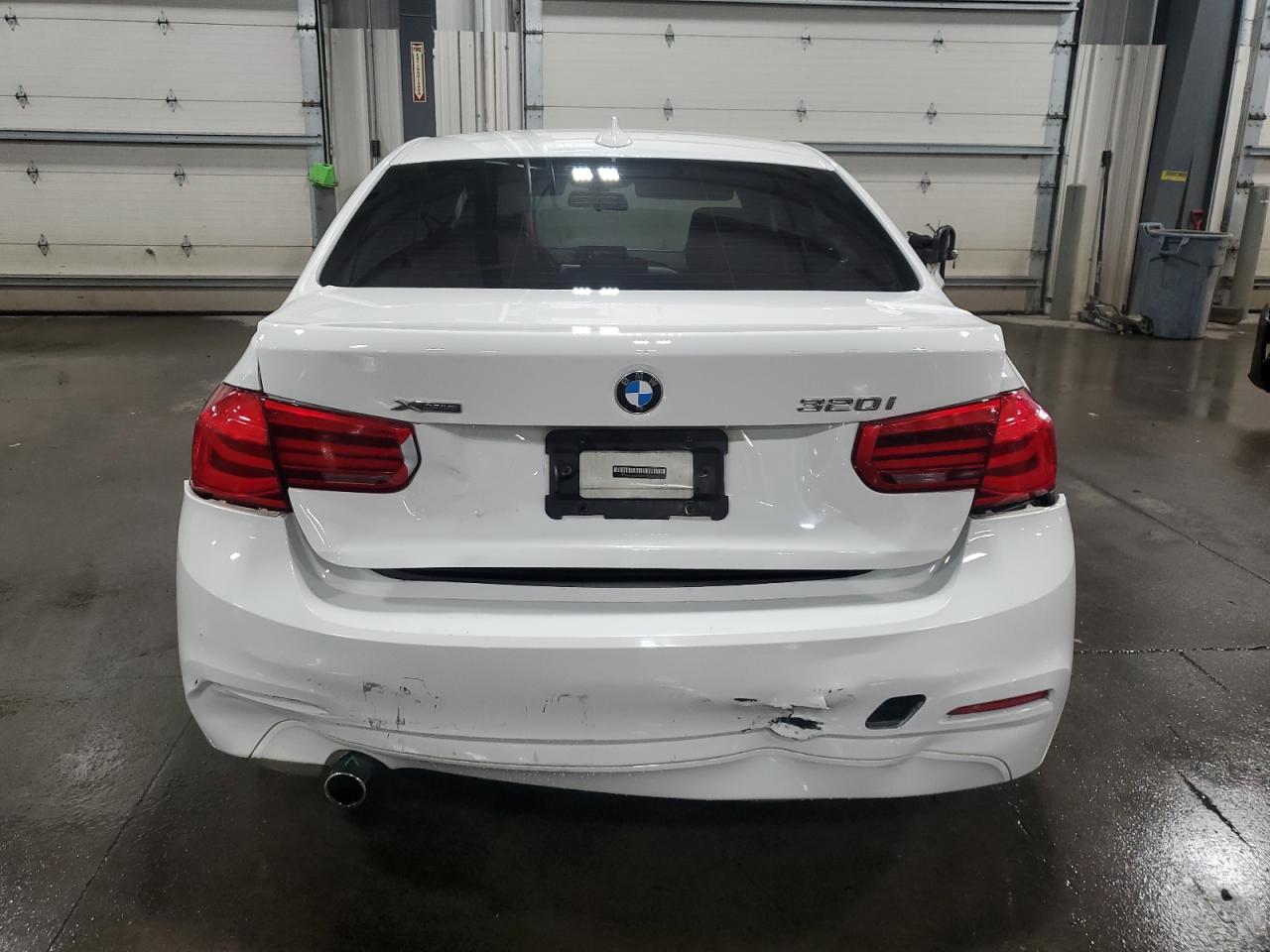 WBA8E5G56GNU21167 2016 BMW 320 Xi