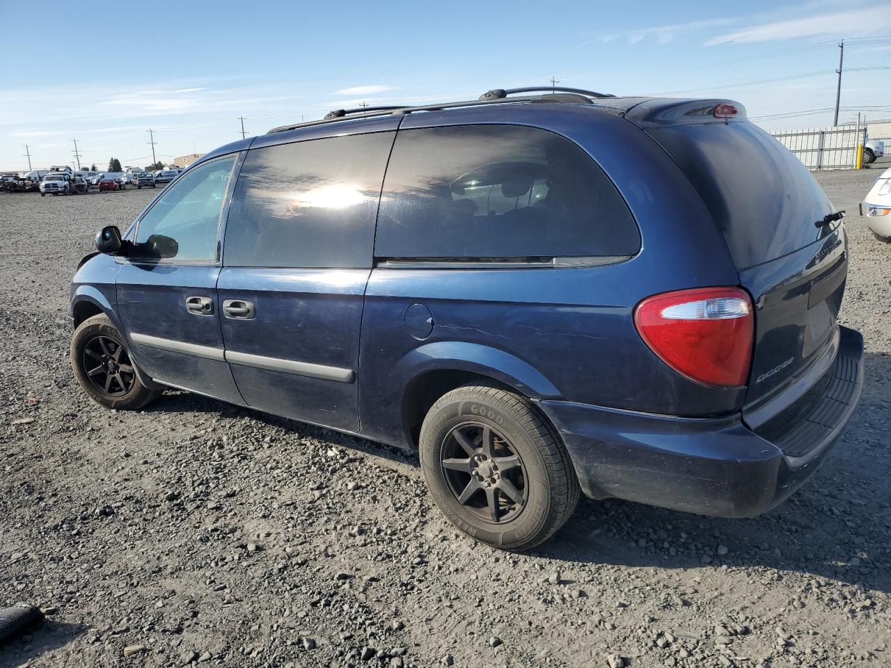 2006 Dodge Caravan - Image 2