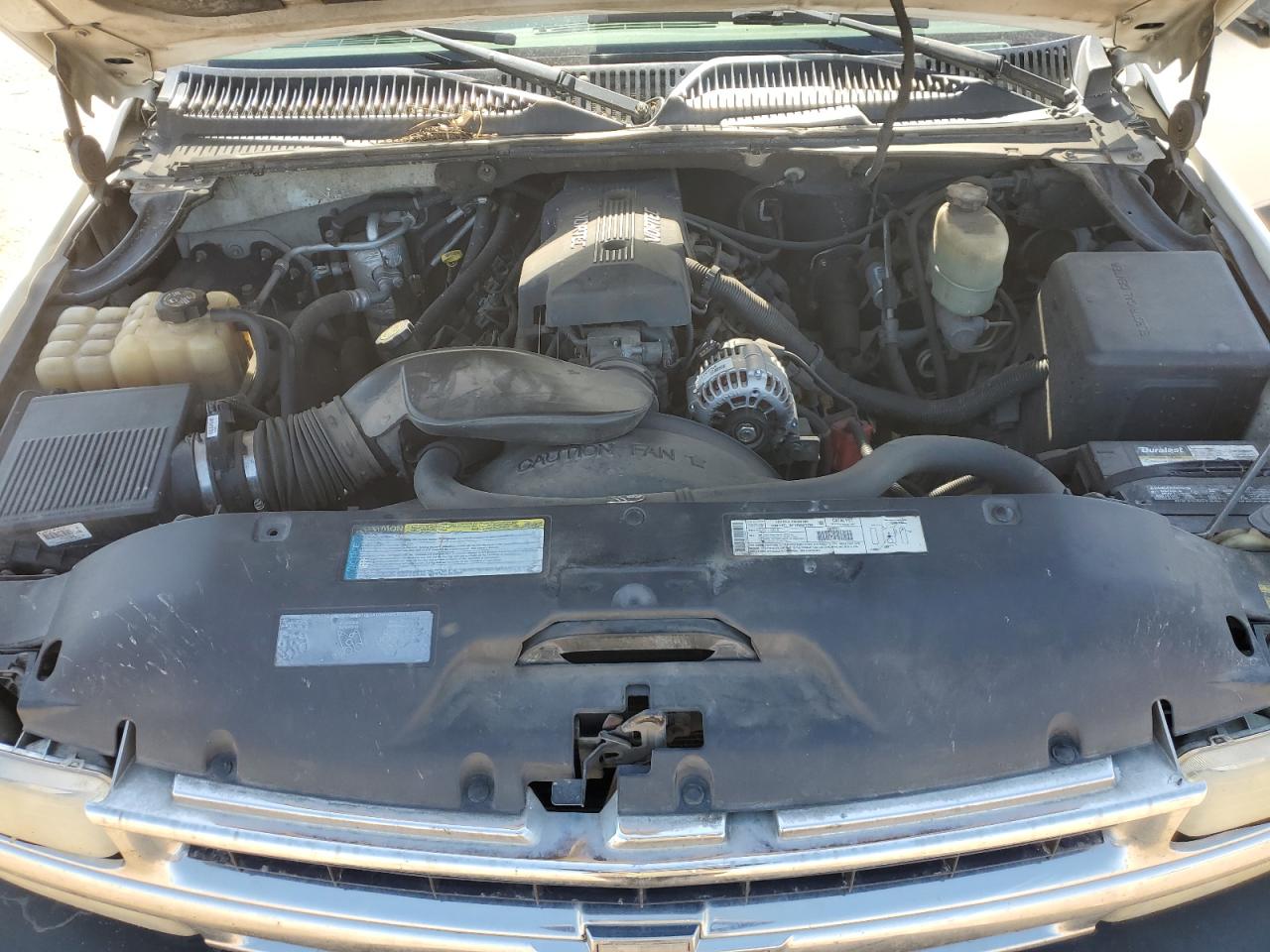 2000 Chevrolet Suburban K2500 VIN: 3GNGK26U2YG222505 Lot: 74813244