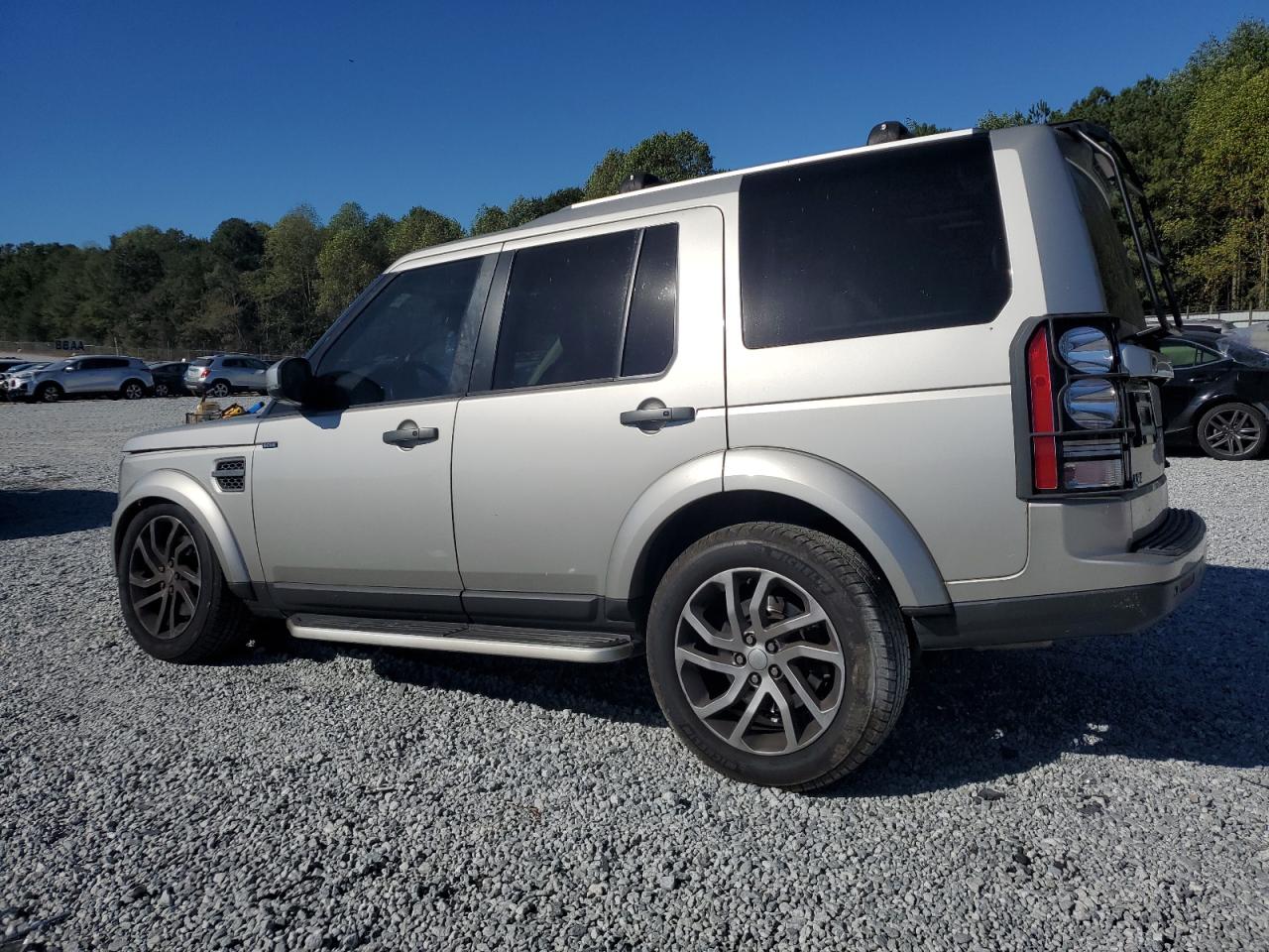 2016 Land Rover LR4 - Image 2