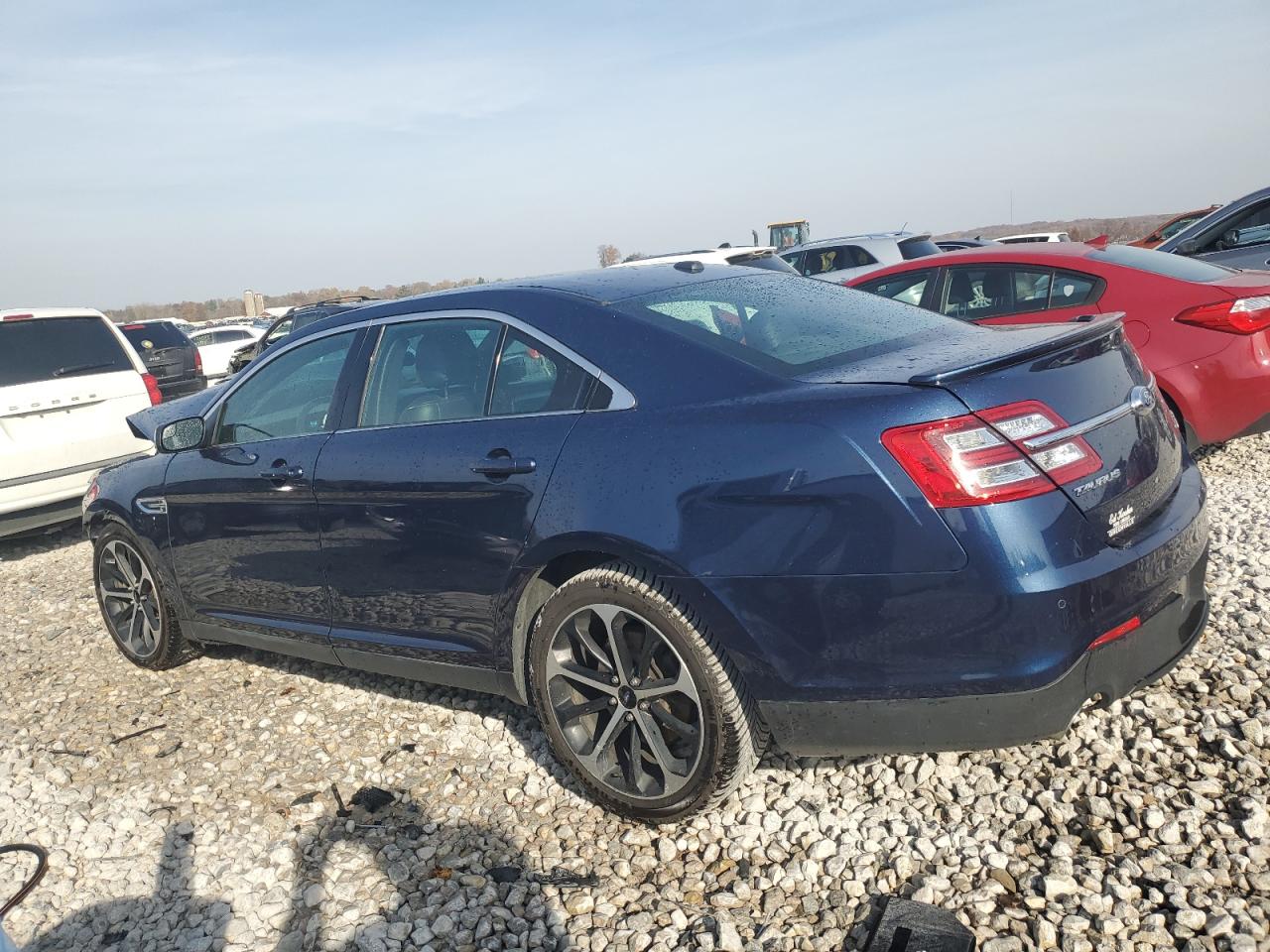 VIN 1FAHP2E84GG100716 2016 FORD TAURUS no.2