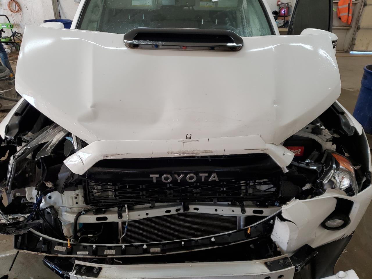 2019 Toyota 4Runner Sr5 VIN: JTEBU5JR2K5725611 Lot: 76327324