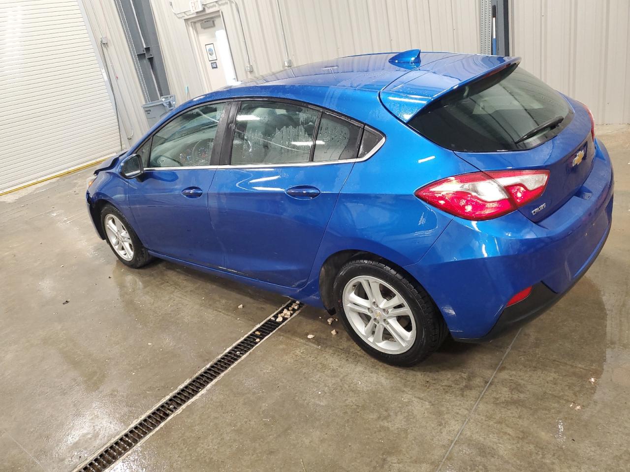 2017 Chevrolet Cruze - Image 2