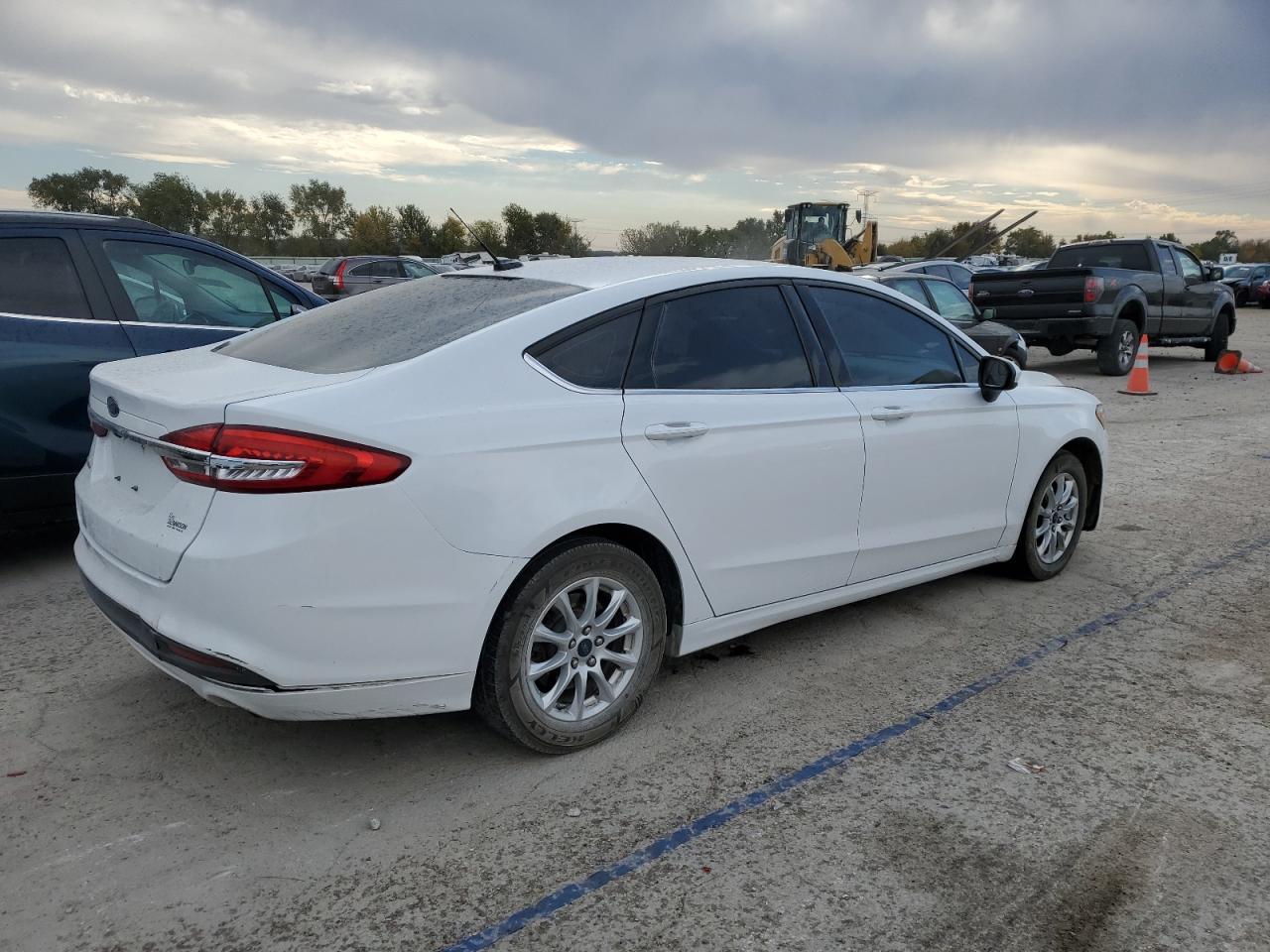 2017 Ford Fusion S VIN: 3FA6P0G75HR271288 Lot: 77029564