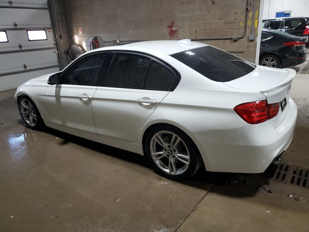 VIN WBA3A9C5XDF476908 2013 BMW 3 SERIES no.2