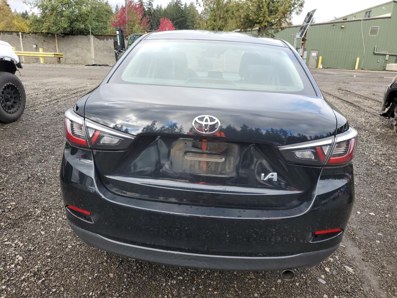 3MYDLBYV2HY177527 2017 Toyota Yaris Ia