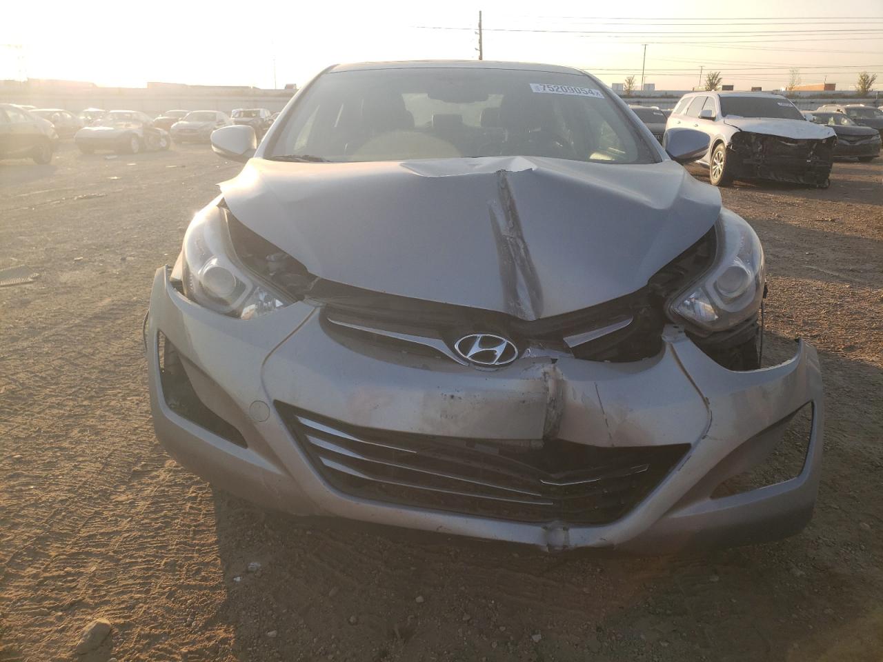 2014 Hyundai Elantra - Image 5
