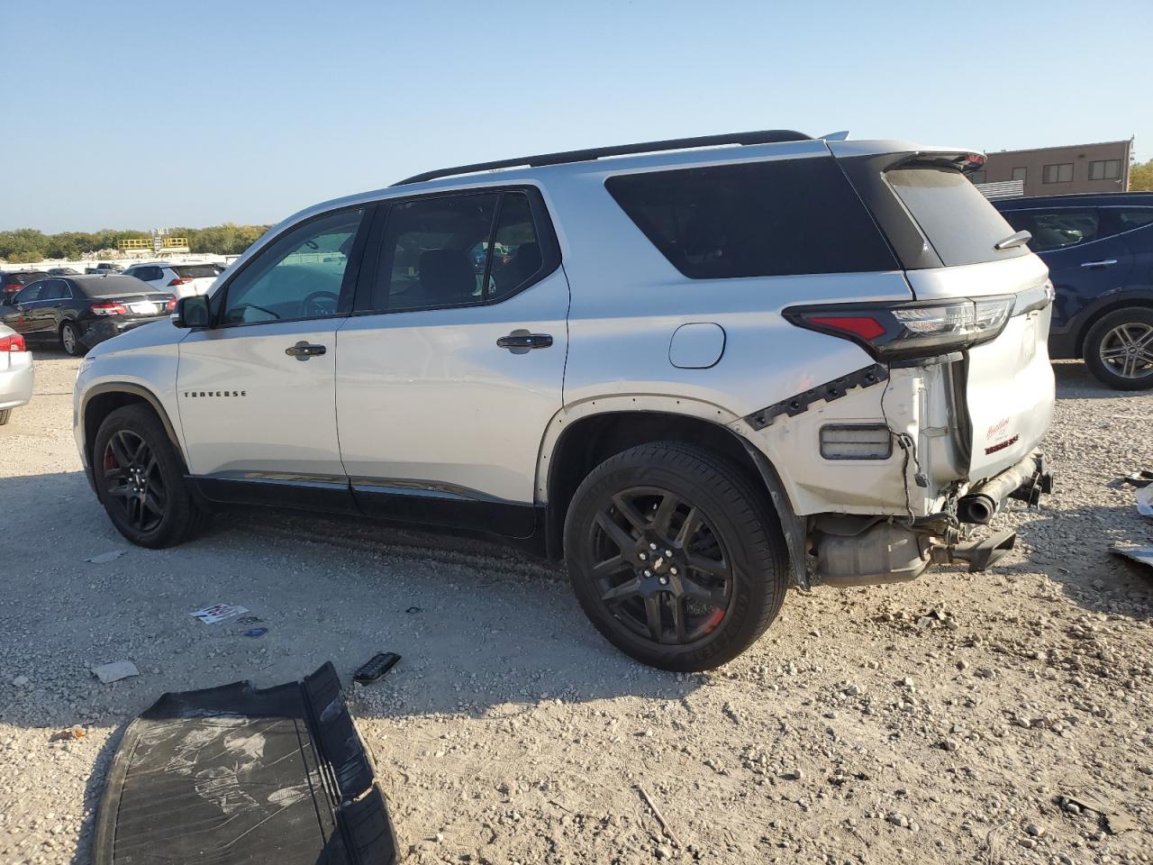 2020 Chevrolet Traverse - Image 2