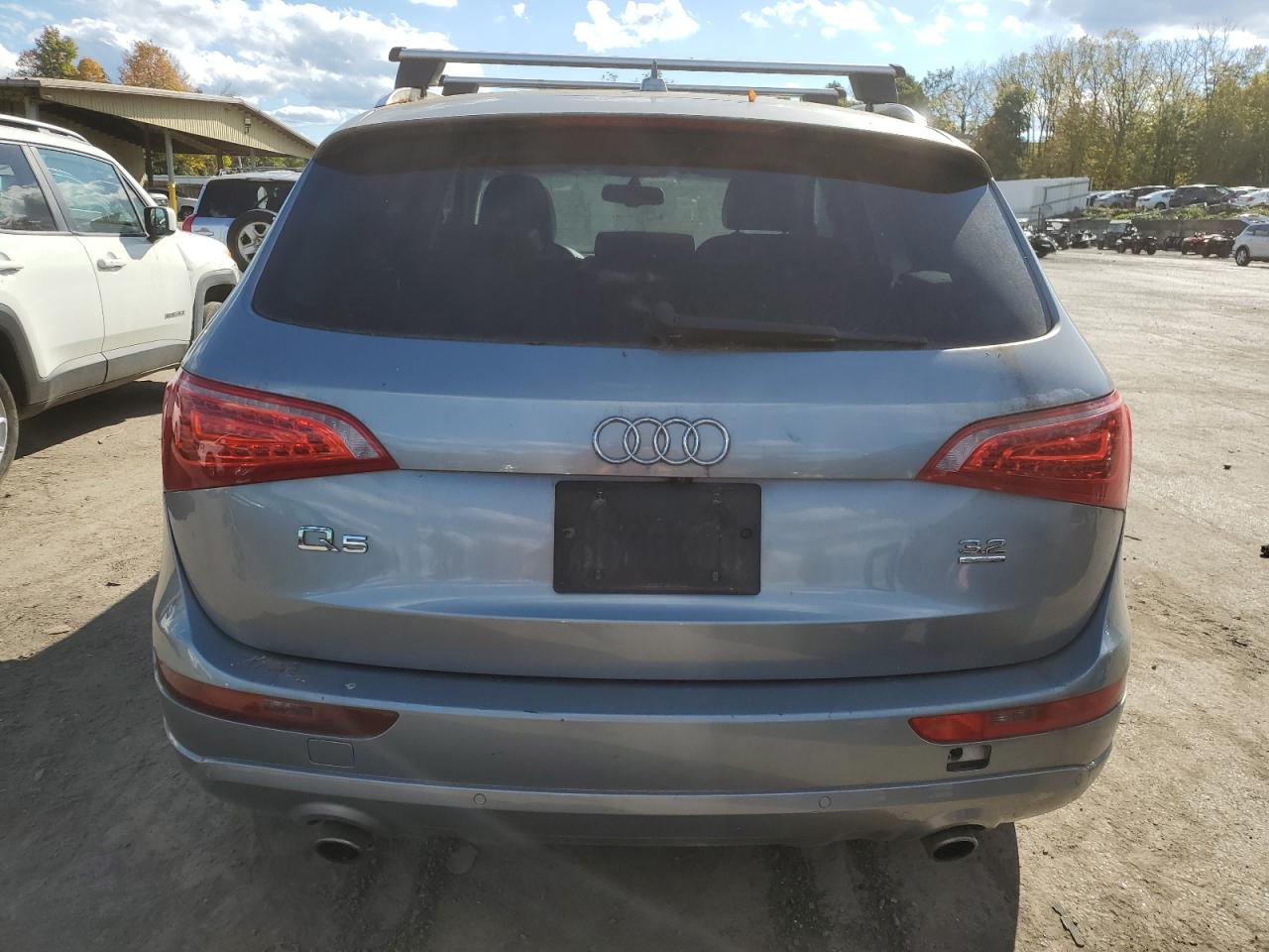 2010 Audi Q5 Premium Plus VIN: WA1LKBFP1AA017323 Lot: 75092074