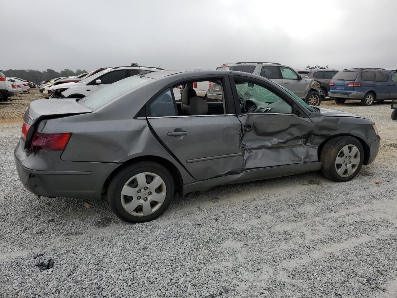 2010 Hyundai Sonata - Image 3