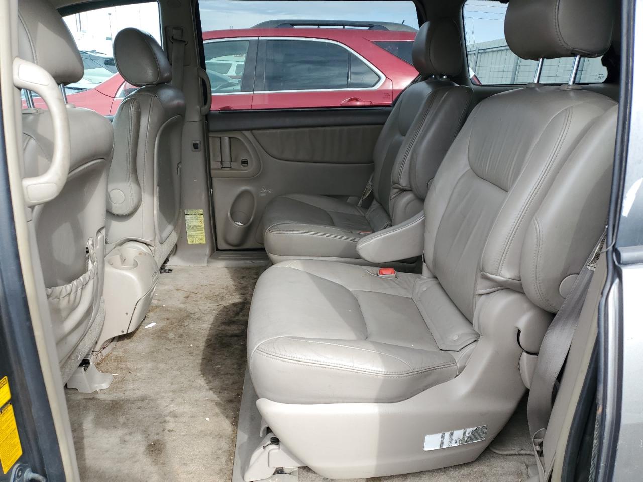 2005 Toyota Sienna - Image 10