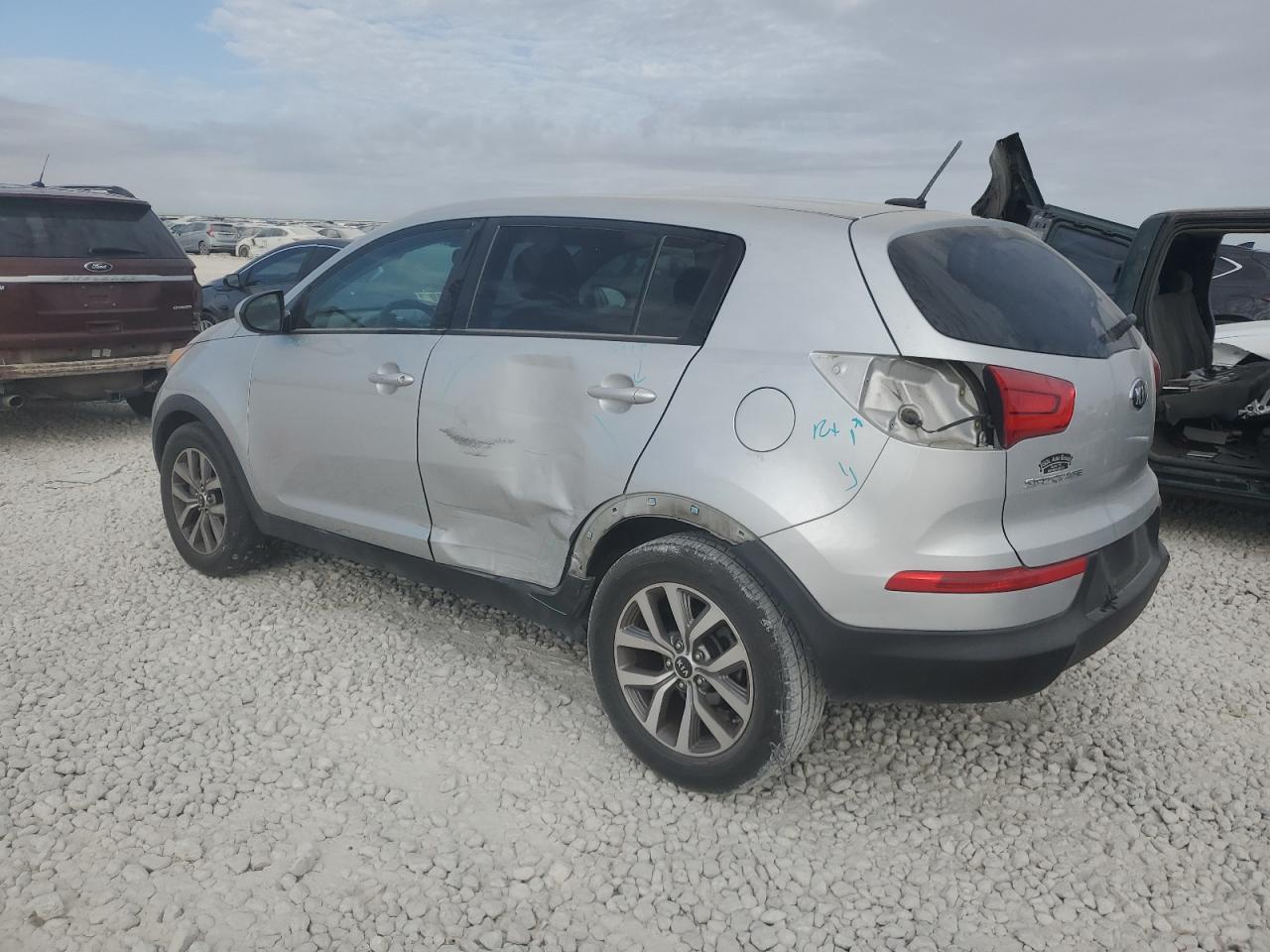 VIN KNDPB3AC7G7878903 2016 KIA SPORTAGE no.2