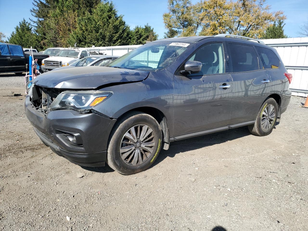 2017 Nissan Pathfinder - Image 1