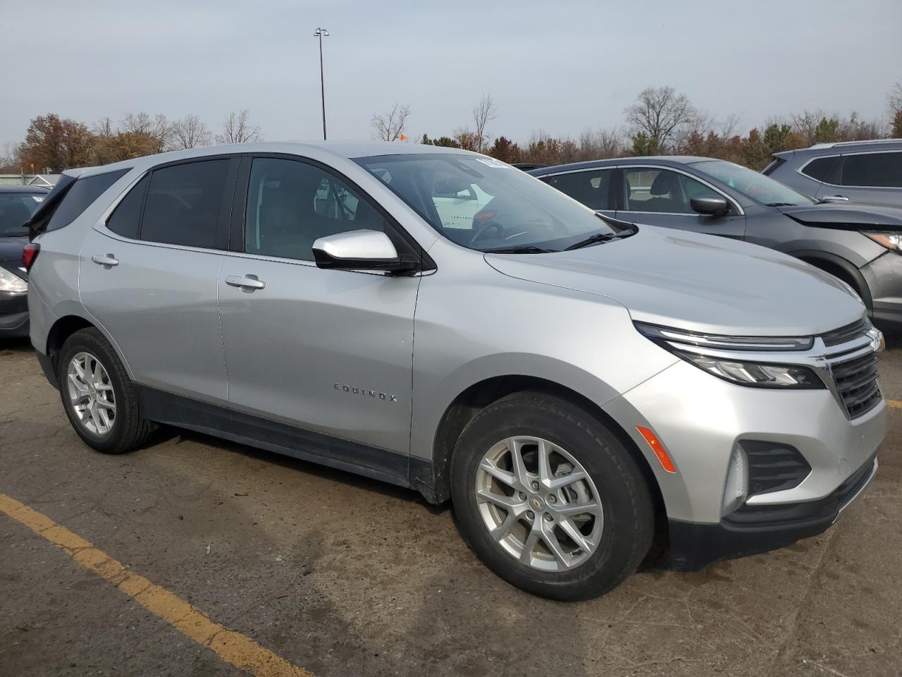 2022 Chevrolet Equinox - Image 4