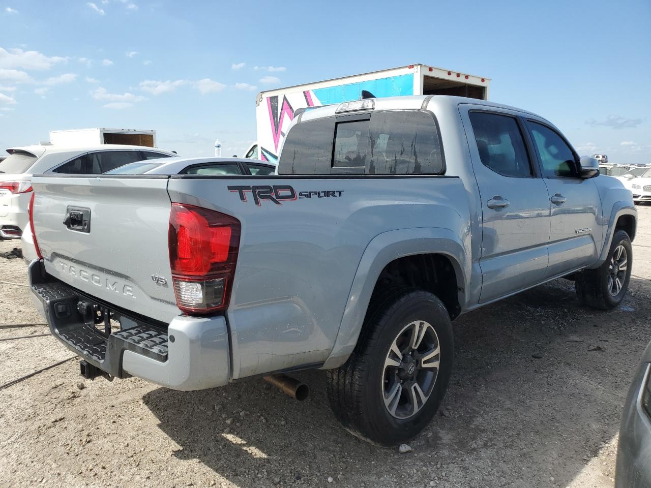 2019 Toyota Tacoma - Image 4