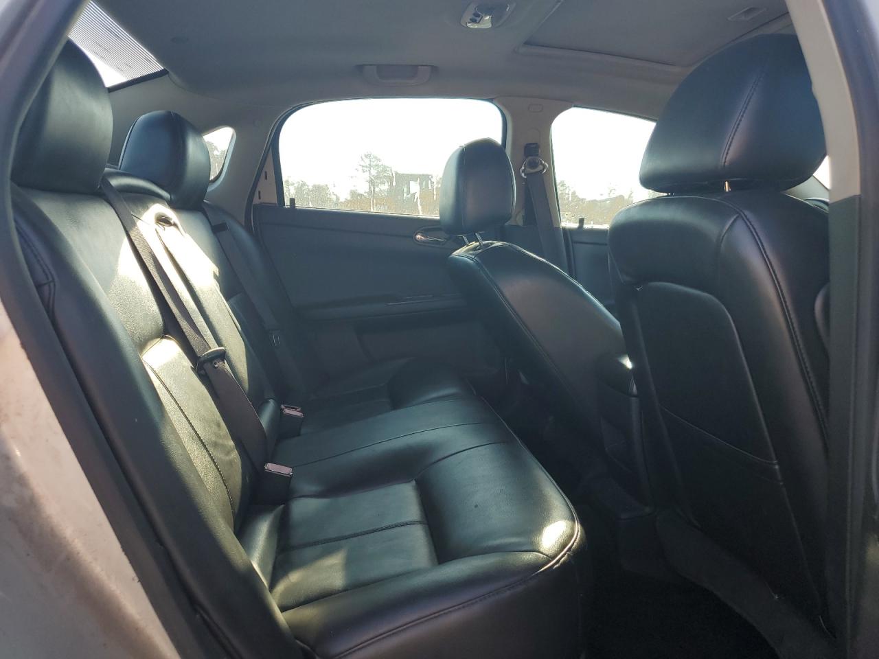 2014 Chevrolet Impala - Image 10