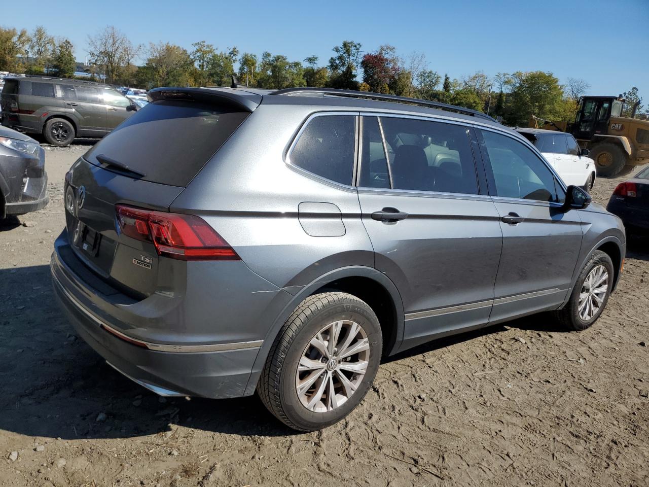 2018 Volkswagen Tiguan - Image 3