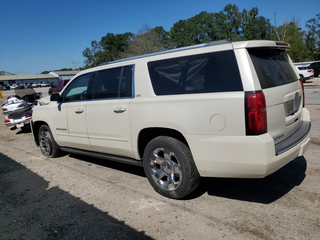 2015 Chevrolet Suburban - Image 2