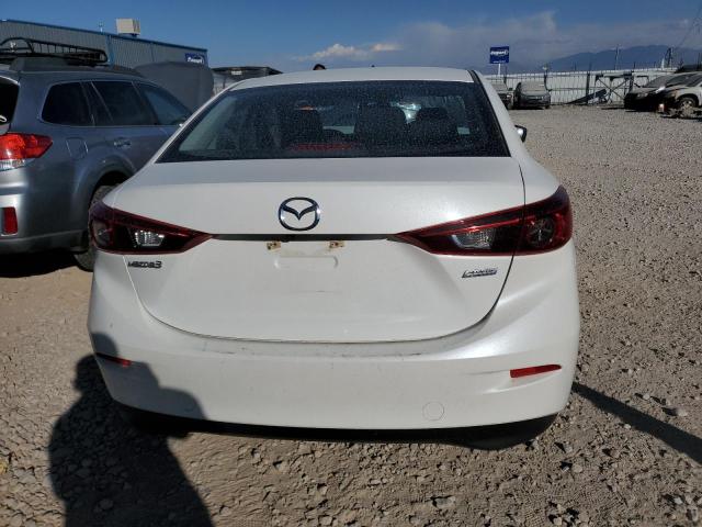 Sedans MAZDA 3 2016 White