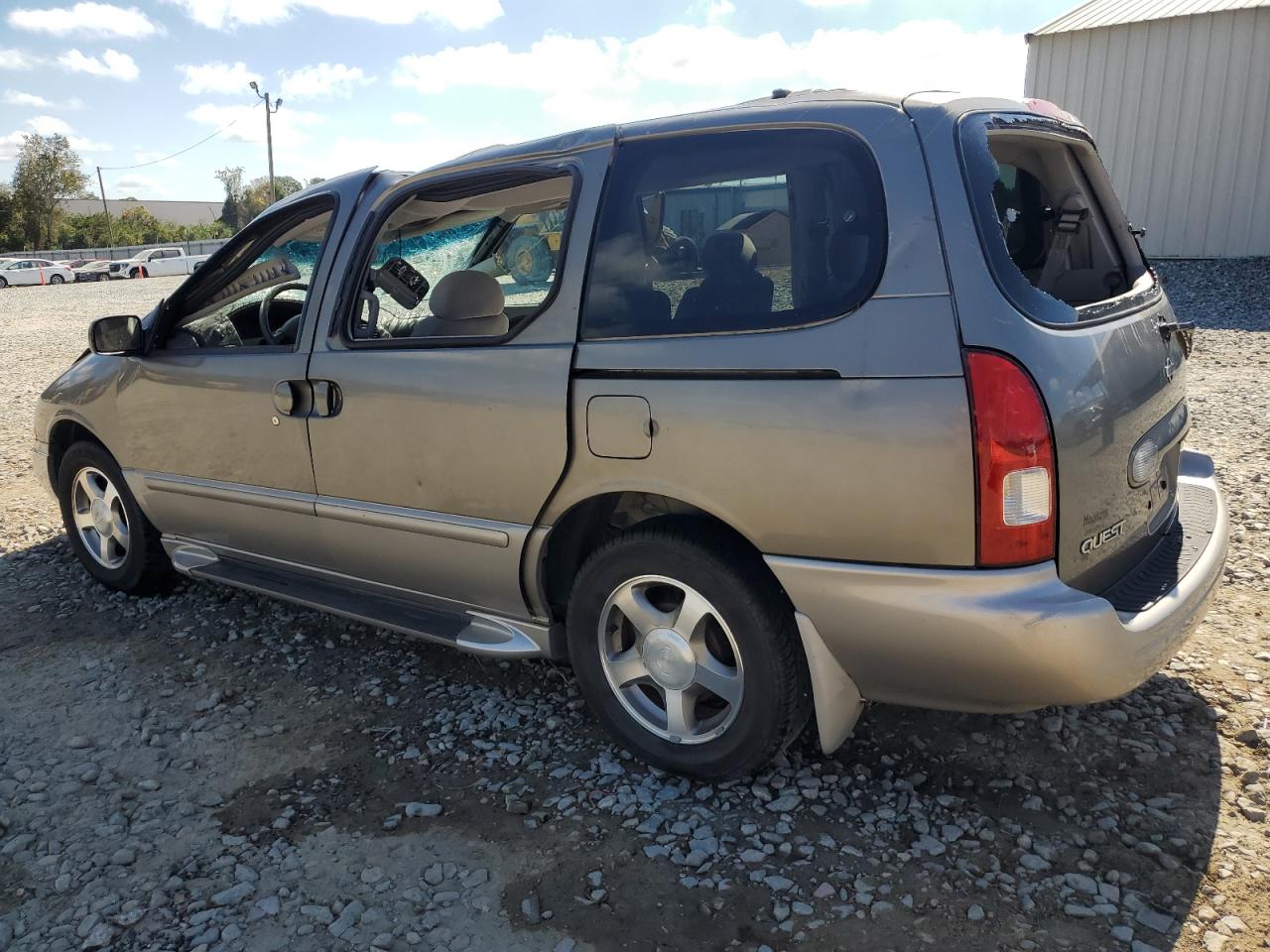 2001 Nissan Quest - Image 2