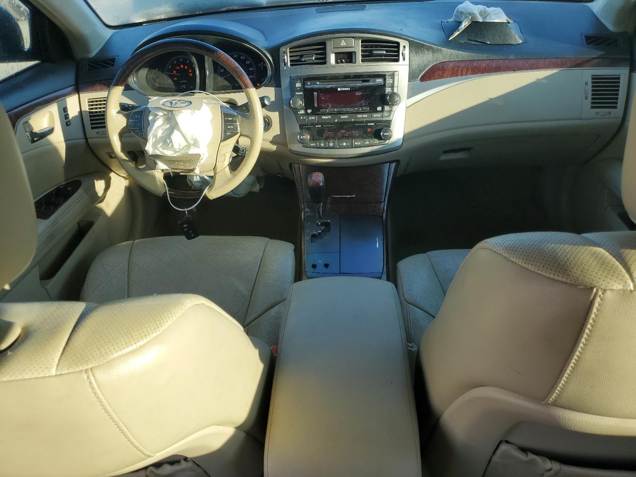 2011 Toyota Avalon - Image 8